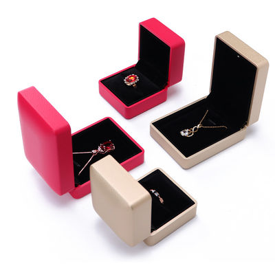 Caja de joyería de cuero con logotipo redondo de luz Hanhong con pantalla de seda Impresa de anillo personalizado