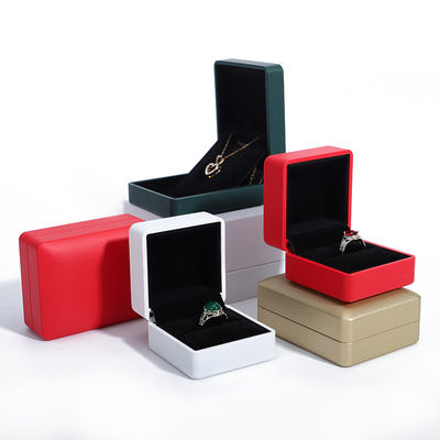Caja de joyería de cuero con logotipo redondo de luz Hanhong con pantalla de seda Impresa de anillo personalizado
