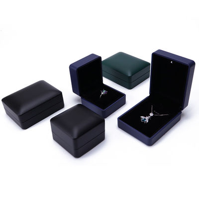 Caja de joyería de cuero con logotipo redondo de luz Hanhong con pantalla de seda Impresa de anillo personalizado