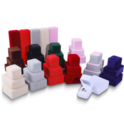 Venta al por mayor Fabricación de joyería de lujo Envasado de caja personalizado Envase personalizado de gama alta Collar Brazalete Aretes Anillo Envasado de joyería de terciopelo Envasado de caja con logotipo