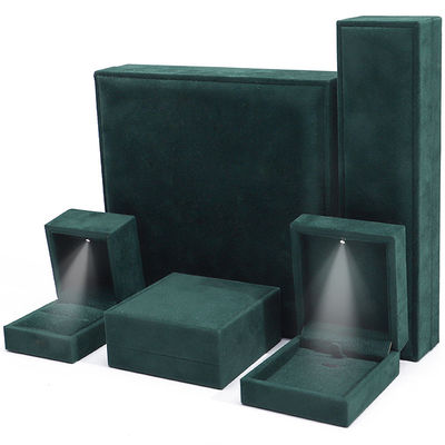 Caja de embalaje de joyas de lujo de color verde oscuro con luz LED brillante