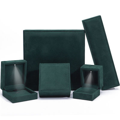Caja de embalaje de joyas de lujo de color verde oscuro con luz LED brillante