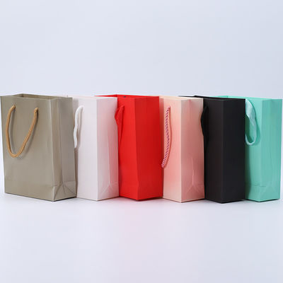 Fabricación al por mayor de joyería Envasado en caja de joyería Logotipo personalizado personalizado Collar de lujo Brazalete Anillo de oreja Envasado de terciopelo Caja de joyería beige