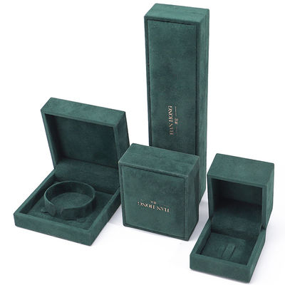 Venta al por mayor Fabricación de joyería de lujo de terciopelo Caja personalizada Logotipo personalizado Collar verde oscuro Brazalete Aretes Anillo Embalaje Caja de joyería de terciopelo