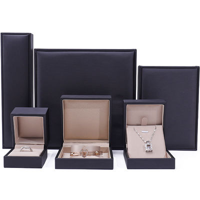 comprar Logotipo personalizado Nobel Elegante caja de embalaje de joyería de cuero PU con revestimiento de terciopelo suave online manufacture
