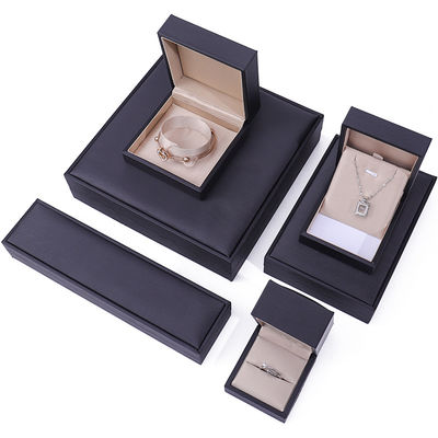 Logotipo personalizado Nobel Elegante caja de embalaje de joyería de cuero PU con revestimiento de terciopelo suave