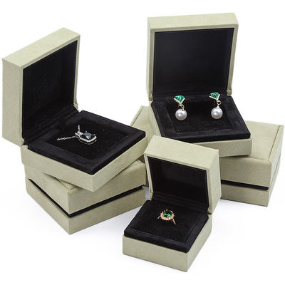 comprar OEM Gris amarillo de terciopelo suave de joyería de caja de juego para la oreja Stud anillo colgante embalaje online manufacture