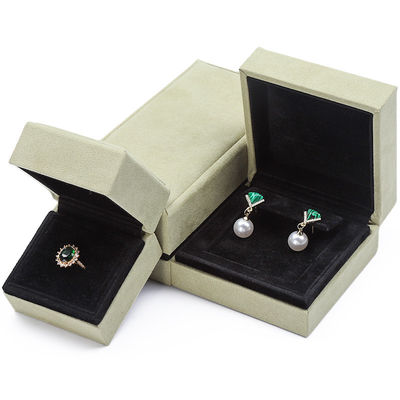 OEM Gris amarillo de terciopelo suave de joyería de caja de juego para la oreja Stud anillo colgante embalaje