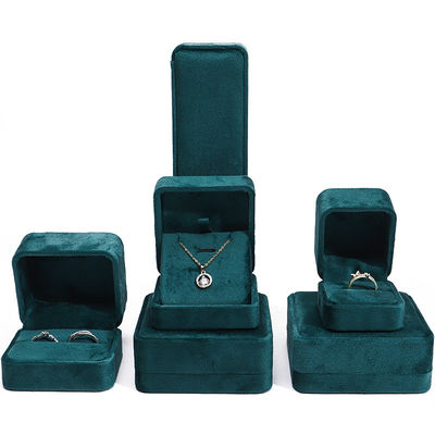 Venta al por mayor Fabricación de joyería de lujo Envasado de caja Logotipo personalizado personalizado de gama alta Collar verde oscuro Brazalete de orejas Anillo Envasado de joyería de terciopelo