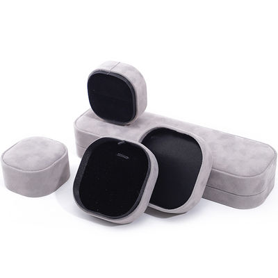 Caja de joyas de terciopelo de logotipo personalizado Hanhong para almacenamiento portátil de pulseras collares anillos