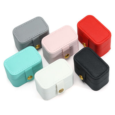 Cuerpo de joyas de cuero Mini organizador de viajes portátil para el anillo de pendiente collar de almacenamiento