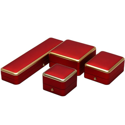 Plastico personalizado pintado con aerosol cuadrado Collar de lujo anillo rojo LED caja de joyas hecha a mano