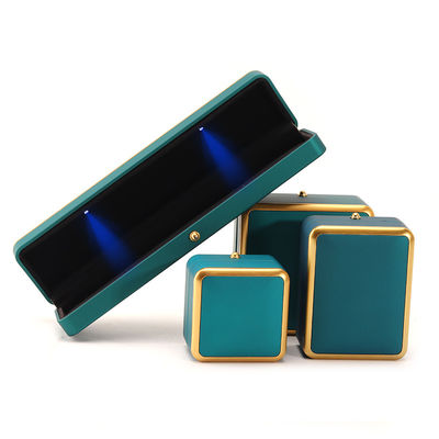 Caja de joyería de terciopelo de plástico LED verde claro para personalizado en estilo elegante de lujo cuadrado