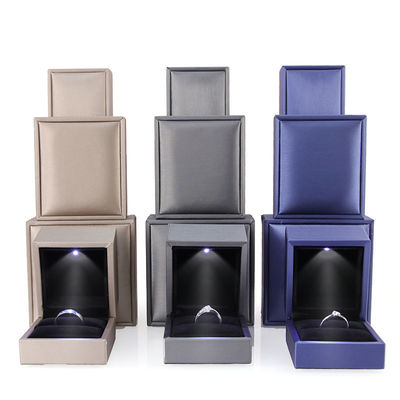 Paquete de joyas para Hanhong logotipo personalizado lujo de cuero falso caja LED plateada Contacte con nosotros