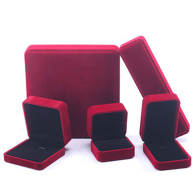 Venta al por mayor de la fabricación de lujo de terciopelo joyería caja personalizada logotipo personalizado collar rojo pulsera de orejas anillo embalaje de terciopelo joyería caja