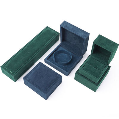 Caja de joyas de terciopelo oscuro personalizada para collar de lujo Aretes Brazalete Anillo 9 * 9 * 4cm