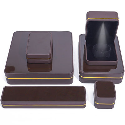 Caja de joyería rectangular Han Hong con luz LED y accesorios de lujo con revestimiento de terciopelo