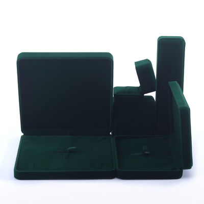 comprar Logotipo del cliente Caja de joyería de terciopelo verde para collar de pendientes de brazalete embalaje online manufacture
