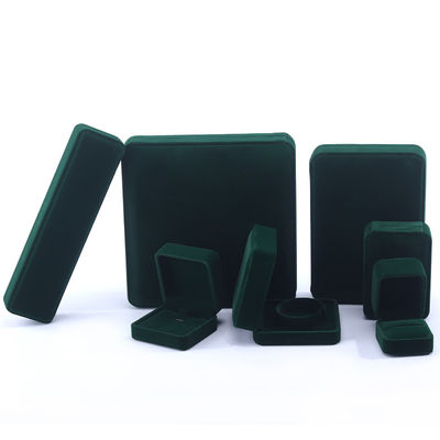China Fabricación mayorista de alta gama Cuadro de anillo de collarada hecha a mano Embalaje de joyas Logotipo personalizado Luxo Cuadrado Suede Veludo Verde Oscuro Caja de joyas