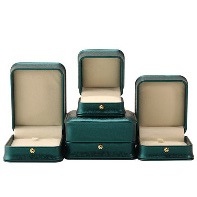 Logotipo personalizado collar Ornamentos caja de joyería de cuero verde para Hanhong 2023 anillo de lujo