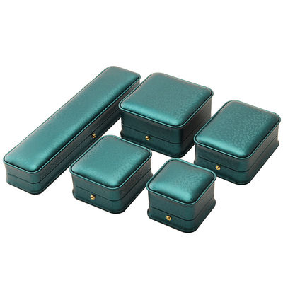 Logotipo personalizado collar Ornamentos caja de joyería de cuero verde para Hanhong 2023 anillo de lujo