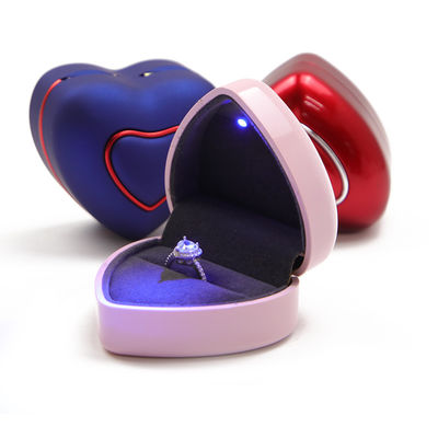 Caja de brazalete de anillo azul con luz LED Casilla de visualización de almacenamiento de joyas con logotipo personalizado Hanhong