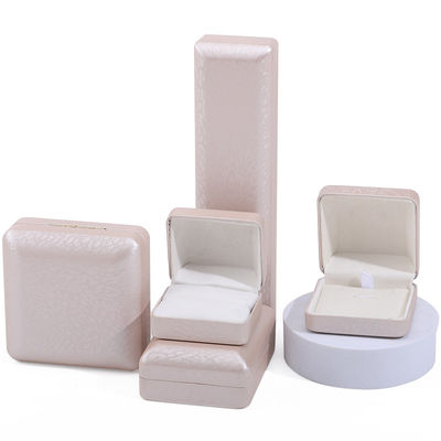 comprar Caja de joyería de cuero de oro personalizada para collar de pulsera collar y almacenaje de anillos más nuevo estilo online manufacture