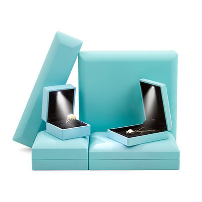 Rectángulo Tamaño personalizado Anillo LED Azul Caja de joyas para pendientes Collar Brazalete