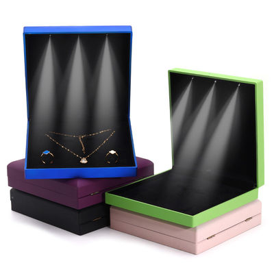 Hanhong Logotipo personalizado de joyería de color blanco con collar de anillos