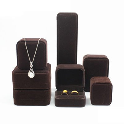 Caja de joyería de terciopelo marrón de tamaño personalizado para embalaje de collar, pendientes y pulsera