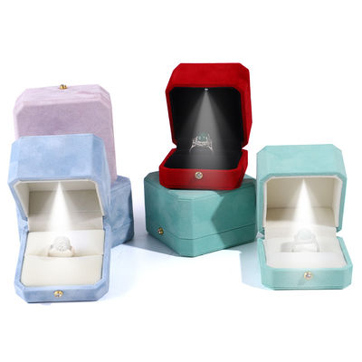 Caja de joyas de terciopelo de tamaño personalizado para organizar y mostrar la colección de joyas LED
