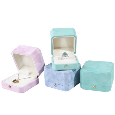 Caja de joyas de terciopelo de tamaño personalizado para organizar y mostrar la colección de joyas LED