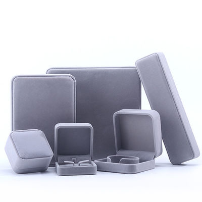 comprar Tamaño personalizado Caja de joyería de terciopelo gris para collar Orecillos de brazalete Embalaje online manufacture
