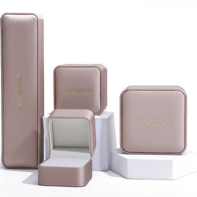 Campaña Oro PU de cuero de joyería caja de embalaje de lujo tamaño personalizado