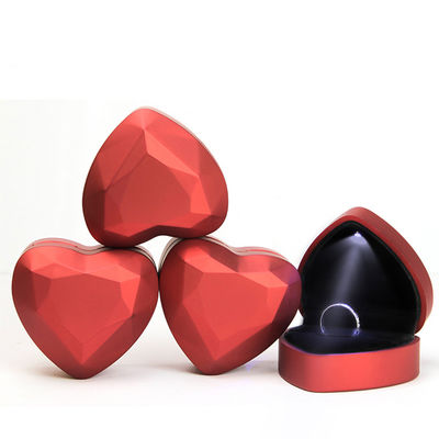 Caseta de joyería de oro en forma de corazón de LED para tamaño personalizado y logotipo del cliente