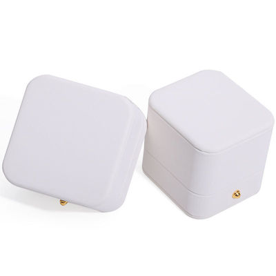 Cuadro de joyas de cuero de collar de seda espesa con logotipo personalizado y diseño de forma rectangular