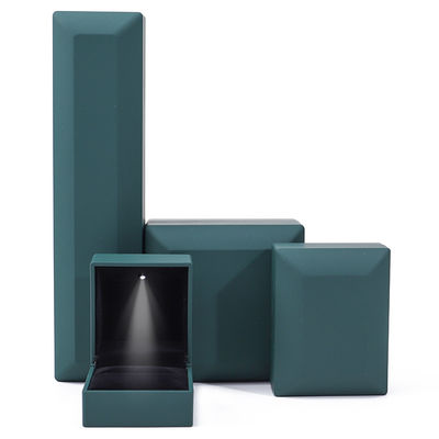 Paquete de joyas Logotipo personalizado Verde LED de luz caja de terciopelo para anillos Brazaletes Collares