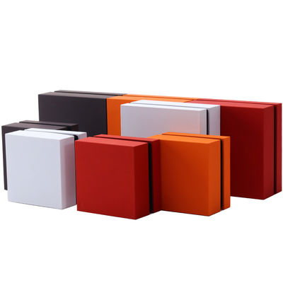 9*9*3.5cm Jewelry Box Organizer con logotipo horneado Lacado Negro con borde LED Ring Box