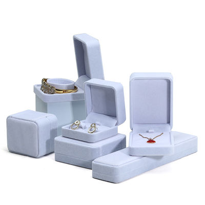 Caja de embalaje de joyas personalizadas de terciopelo blanco para collar de pendientes de brazalete y anillo