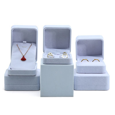 Caja de embalaje de joyas personalizadas de terciopelo blanco para collar de pendientes de brazalete y anillo