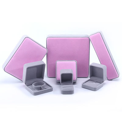 Caja de embalaje de joyas de terciopelo de grado personalizado para collar de pendientes de brazalete y anillo
