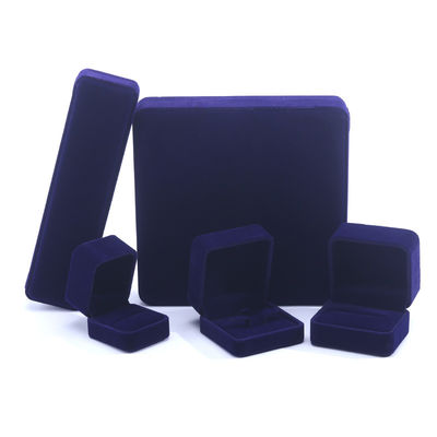 China Fabricación mayorista de alta gama Cuadro de anillo de collarada hecha a mano Embalaje de joyas Logotipo personalizado Luxo Cuadrado Suede Veludo Azul Caja de joyas