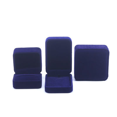 China Fabricación mayorista de alta gama Cuadro de anillo de collarada hecha a mano Embalaje de joyas Logotipo personalizado Luxo Cuadrado Suede Veludo Azul Caja de joyas