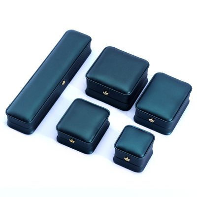 Green Crown Design Luxury PU Cuero de joyería caja para brazalete collar anillo y verde
