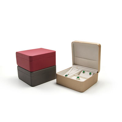 Juego de aretes y collar personalizados con caja de regalo para guardar joyas de viaje