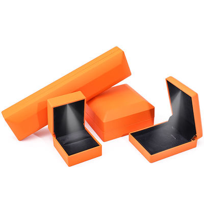 Tamaño personalizado Caja de joyería de anillo LED naranja hecha a mano para logotipo personalizado y luz blanca