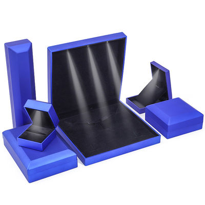 Logotipo personalizado Caja de joyas LED azul para brazalete y aretes de collar