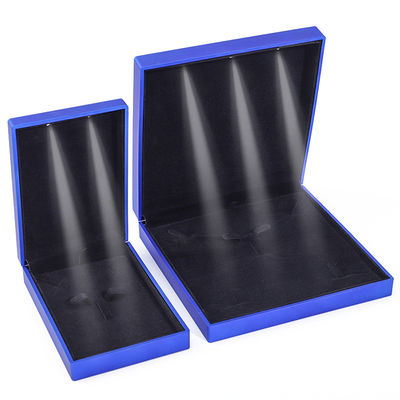 Logotipo personalizado Caja de joyas LED azul para brazalete y aretes de collar