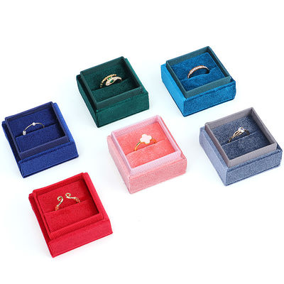 El logotipo del cliente Hanhong Velvet Jewelry Display Caja de regalo para compromisos personalizados