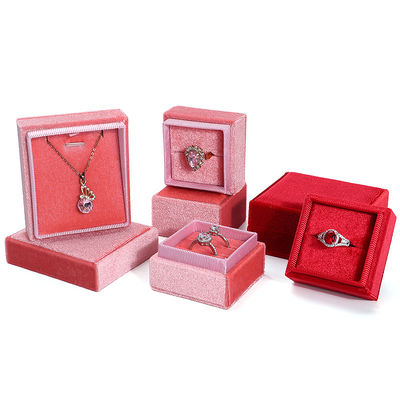 El logotipo del cliente Hanhong Velvet Jewelry Display Caja de regalo para compromisos personalizados